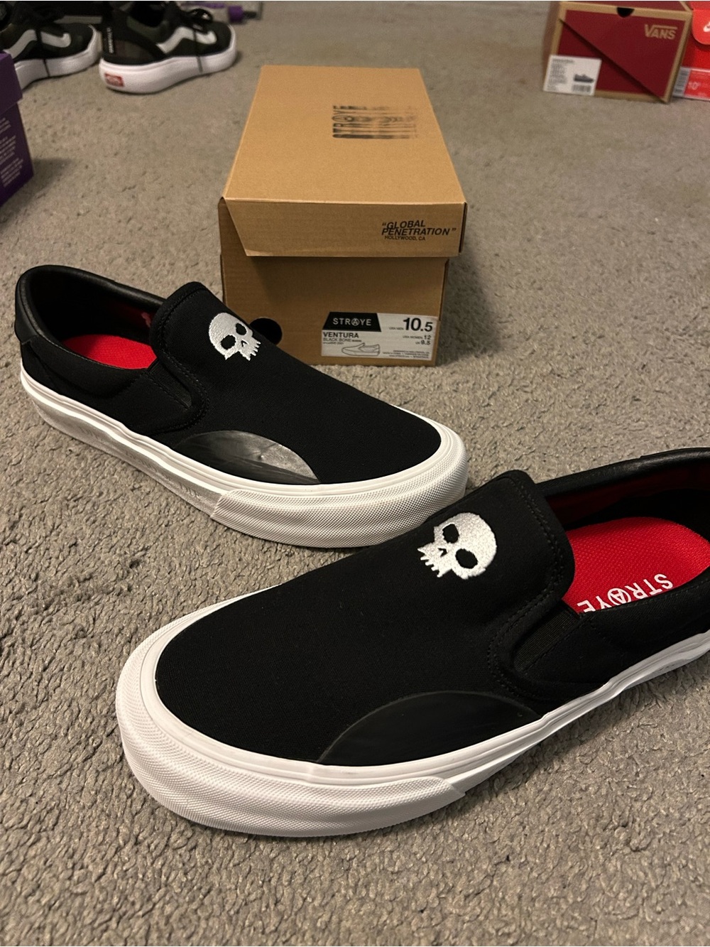 Straye X Zero Ventura Slip-On Skate Shoe with White Skull Accent 10.5 New!!